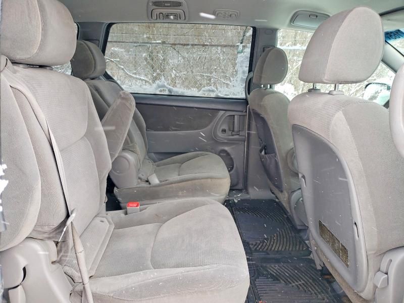 2005 Toyota Sienna ce 7-passenger