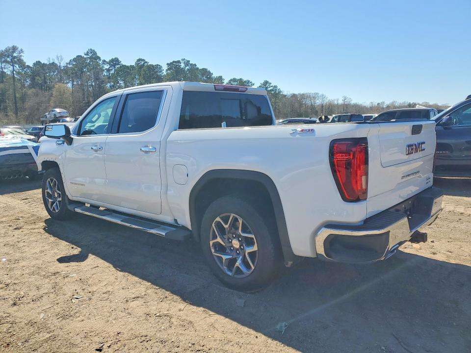 2026 GMC Sierra K1500 slt