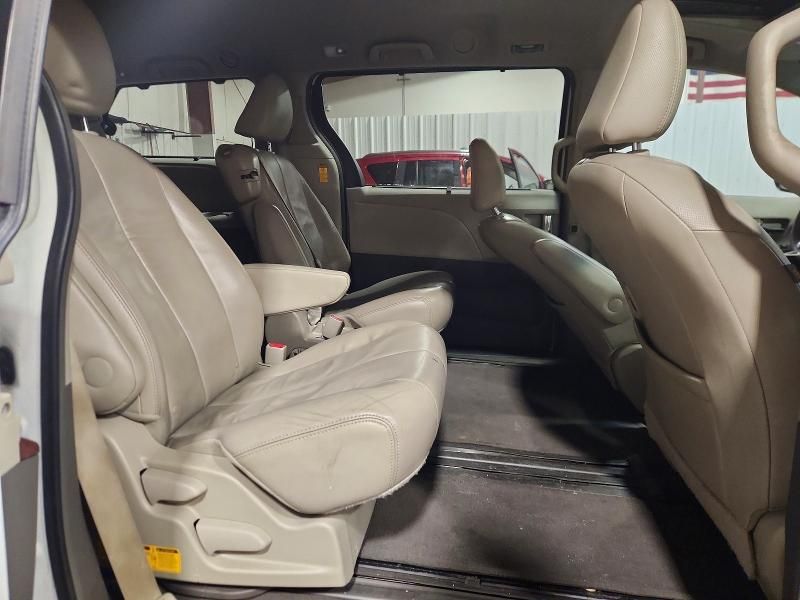 2014 Toyota Sienna xle