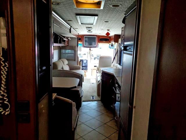 2002 Freightliner Chassis x Line Motor Home
