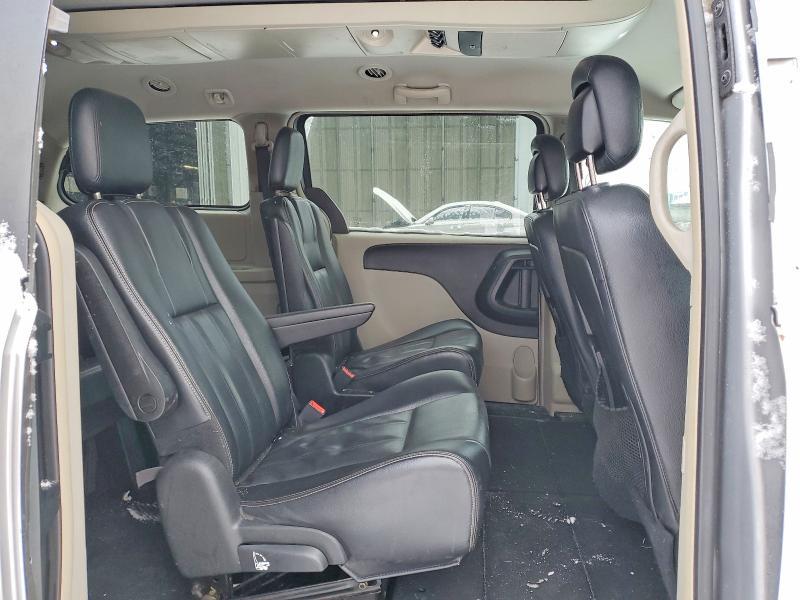2013 Chrysler Town & Country Touring