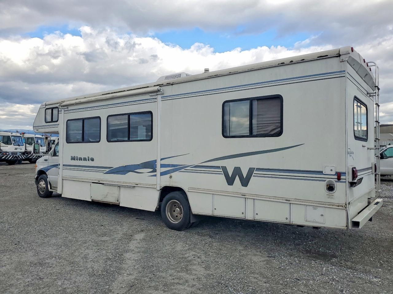 2003 Winnebago 2002 Ford E450 RV