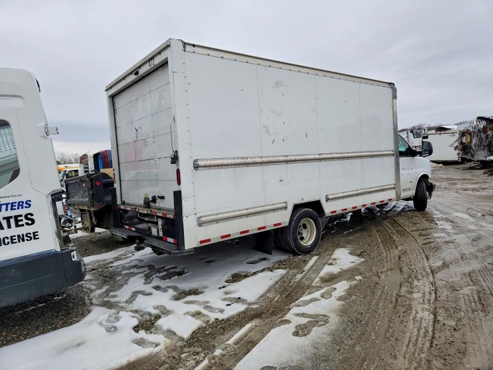 2021 GMC Savana BOX Truck