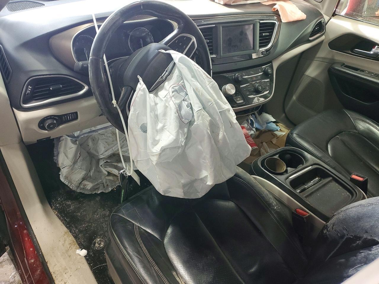 2019 Chrysler Pacifica Touring l