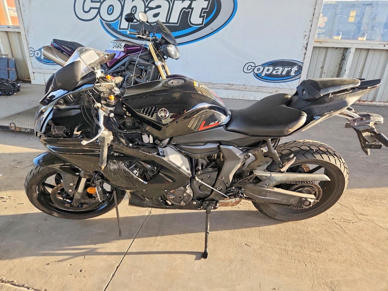 2023 Yama YZFR7