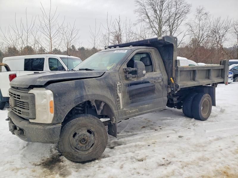 2023 Ford F350 Super Duty Dump Truck