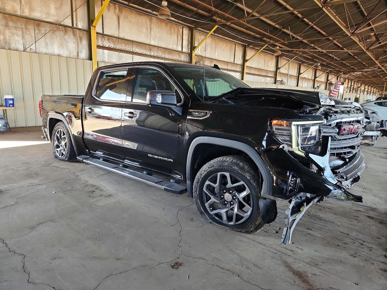 2023 GMC Sierra K1500 SLT