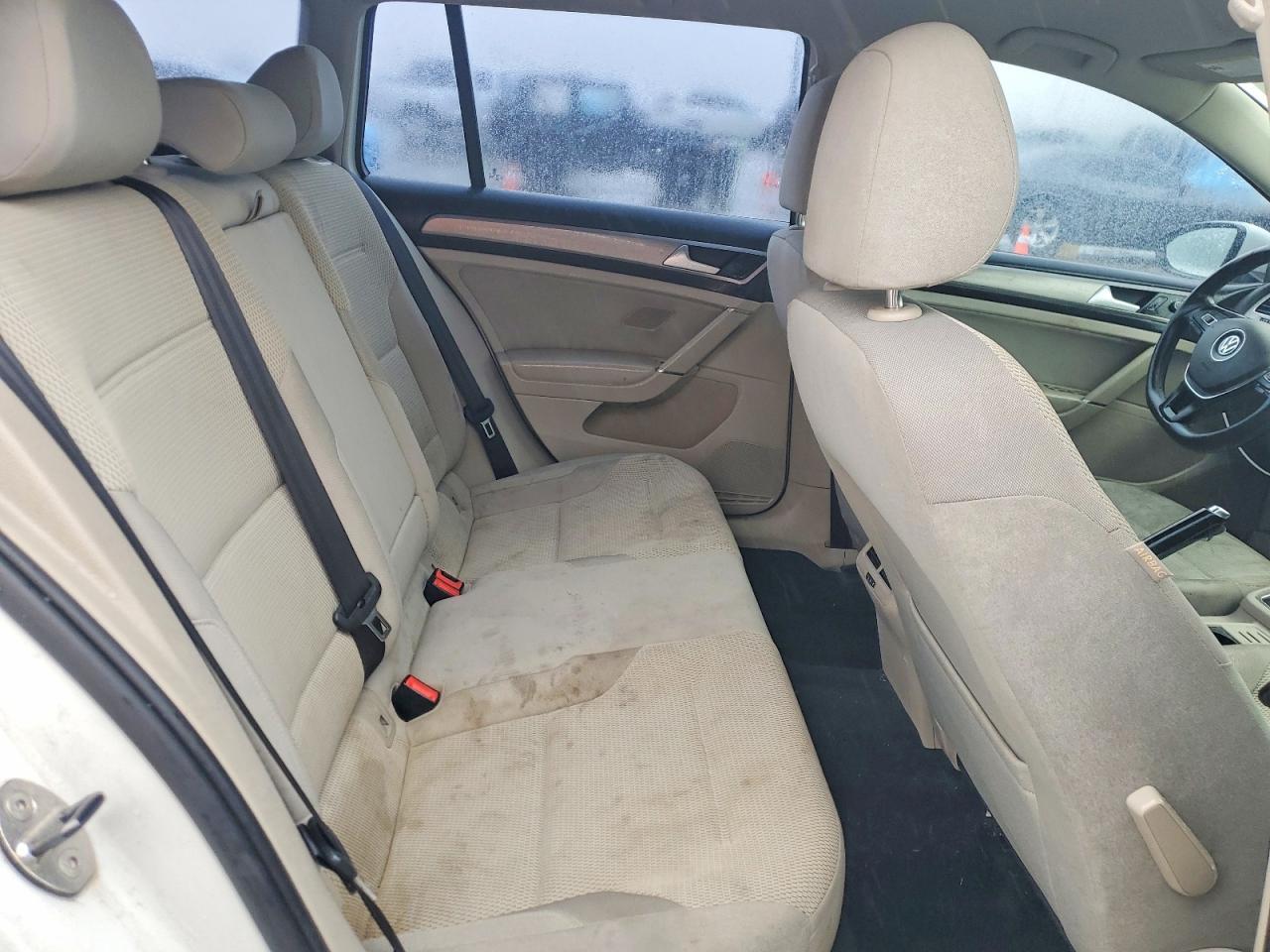 2016 Volkswagen Golf Sportwagen s
