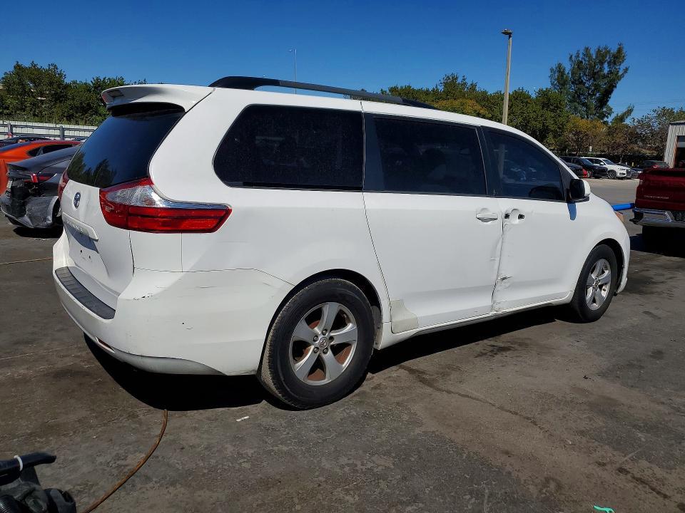 2017 Toyota Sienna le