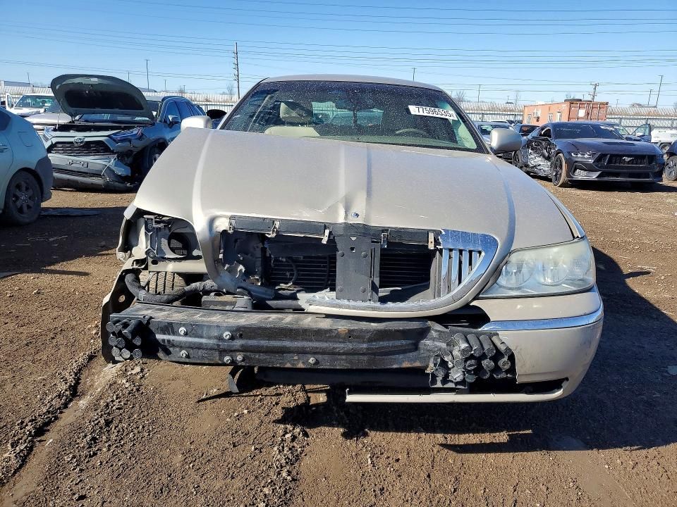 2004 Lincoln Townhouse Town car Executive