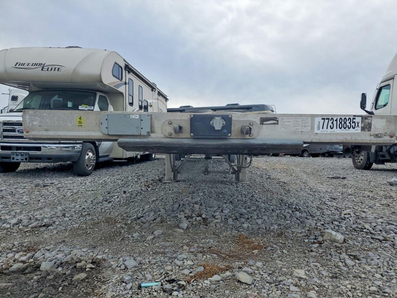 2020 East Manufacturing Trailer
