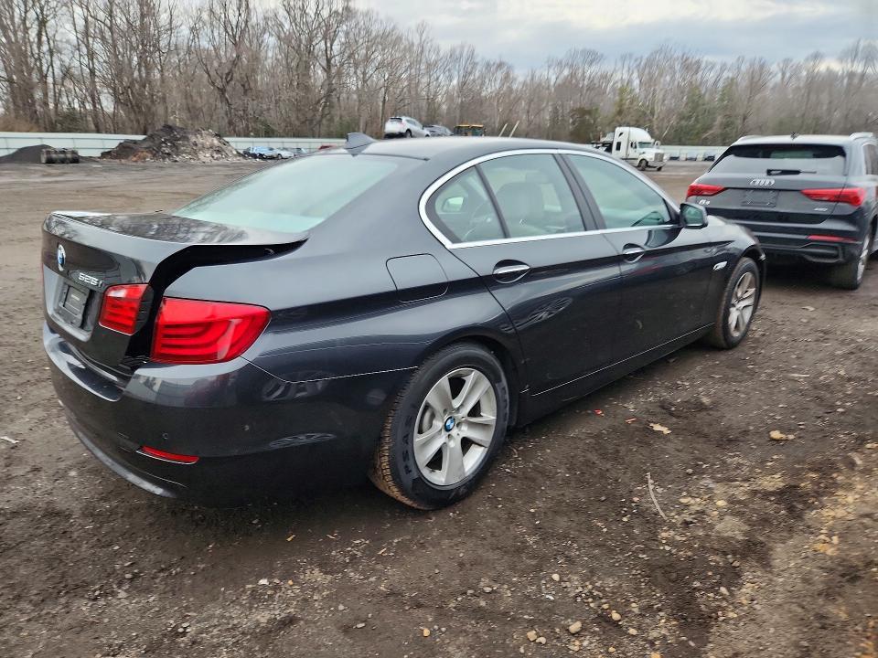 2011 BMW 528 i