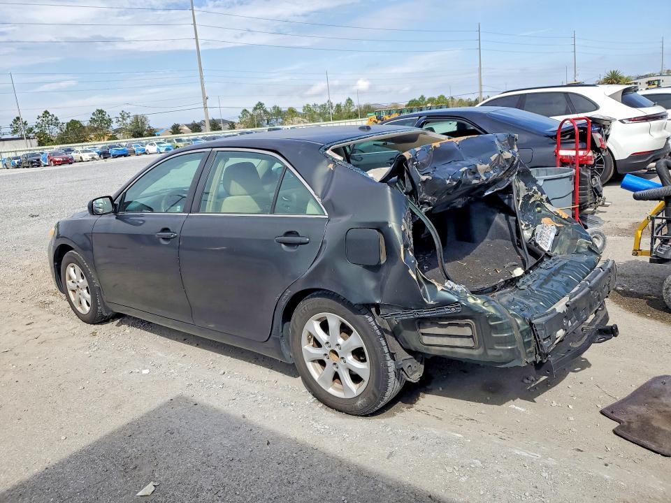 2011 Toyota Camry le