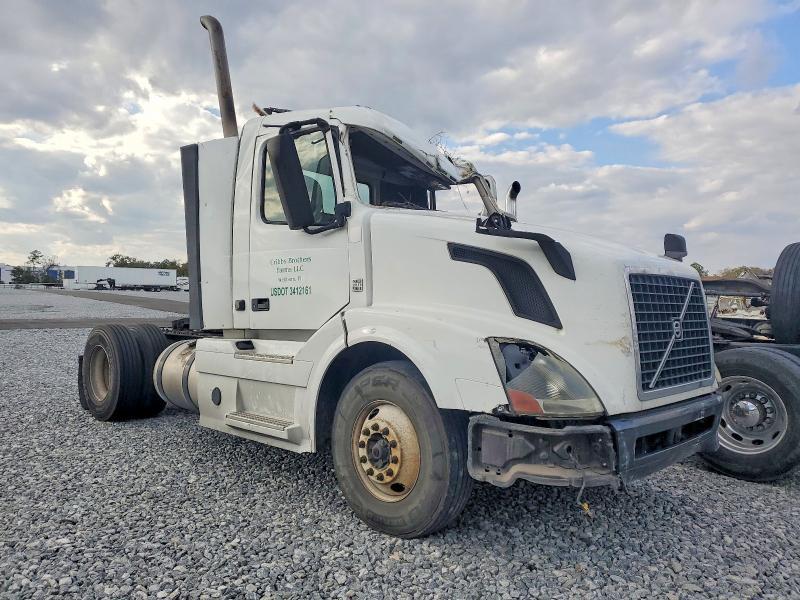 2013 Volvo Vnl Semi Truck