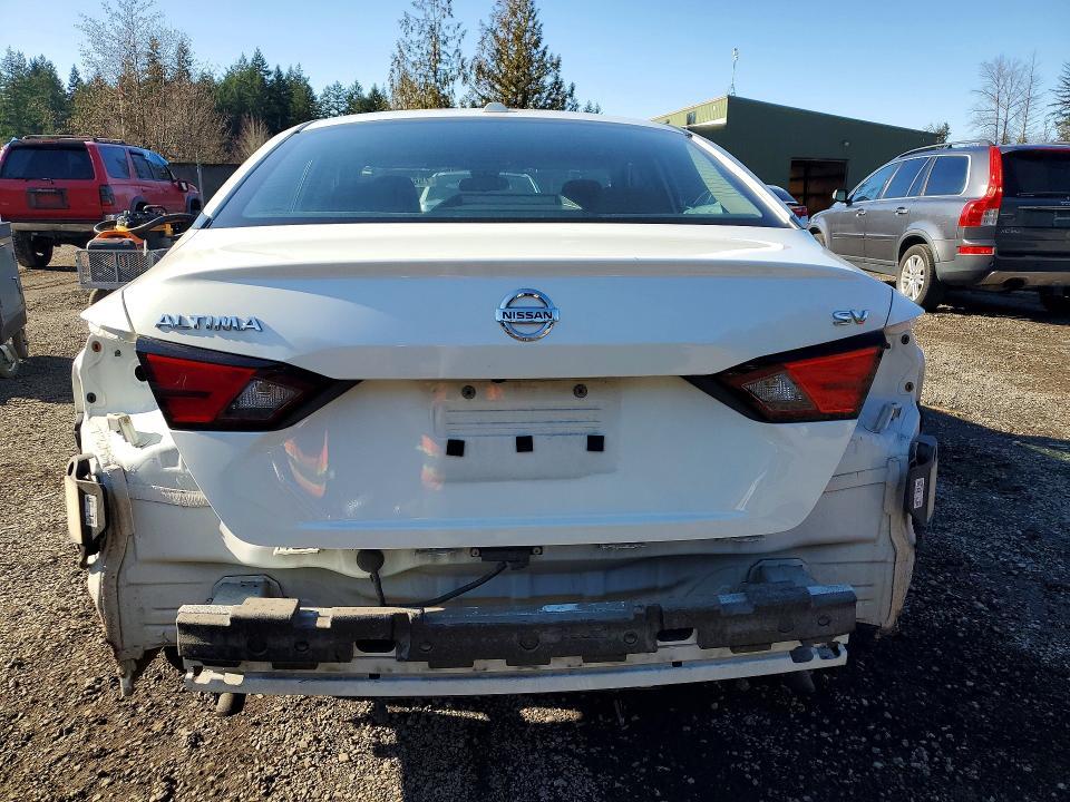 2022 Niss Altima 2.5 sv