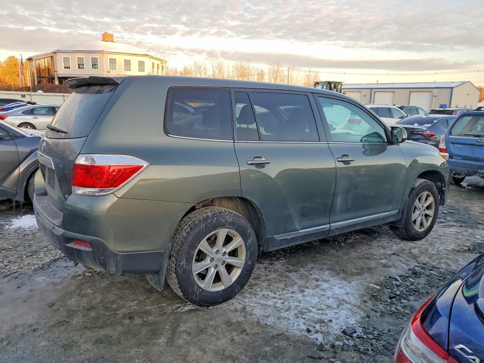 2013 Toyota Highlander Base