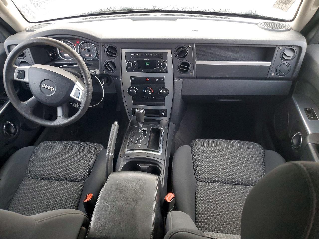 2009 Jeep Commander Sport