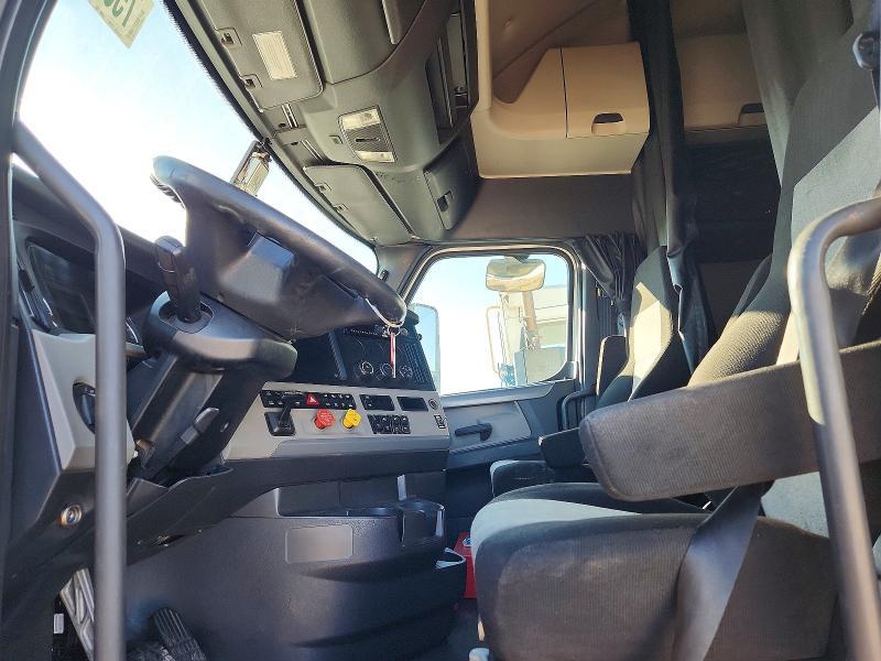 2020 Freigliner 2020 Freightliner Cascadia 1