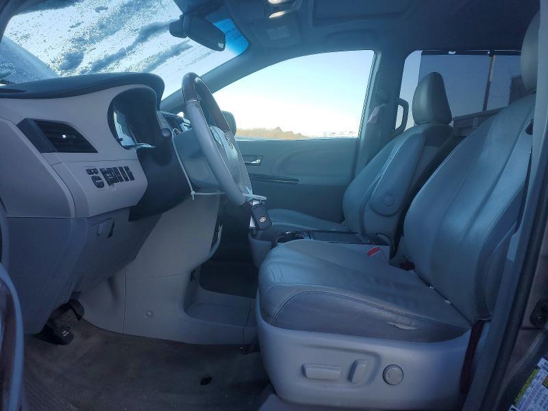 2013 Toyota Sienna xle