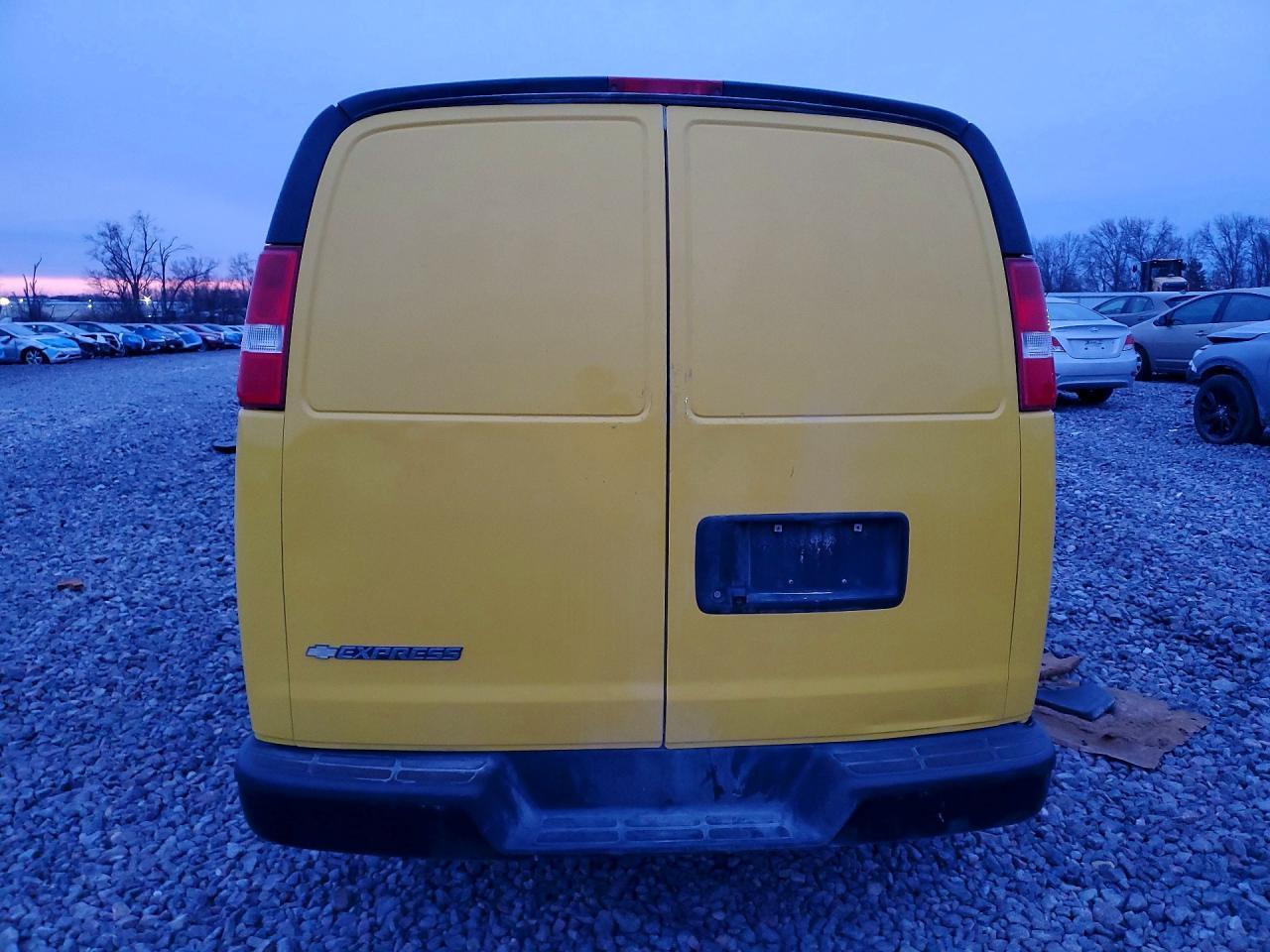 2020 Chevrolet Express G2500