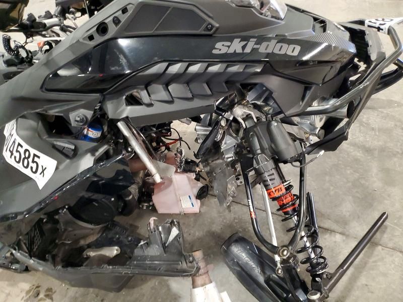 2023 Skidoo 2023 Skidoo Renegade