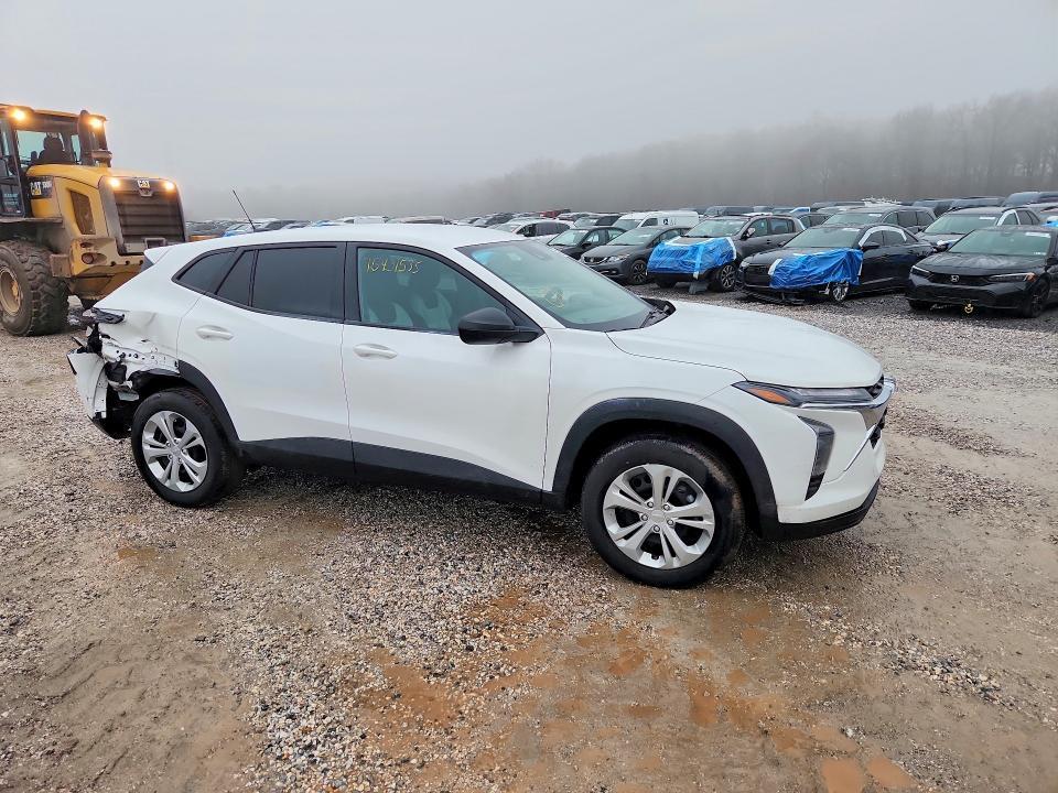 2025 Chevrolet Trax ls