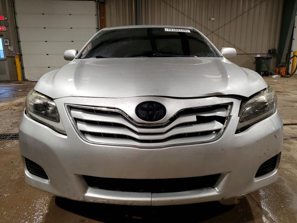 2010 Toyota Camry le