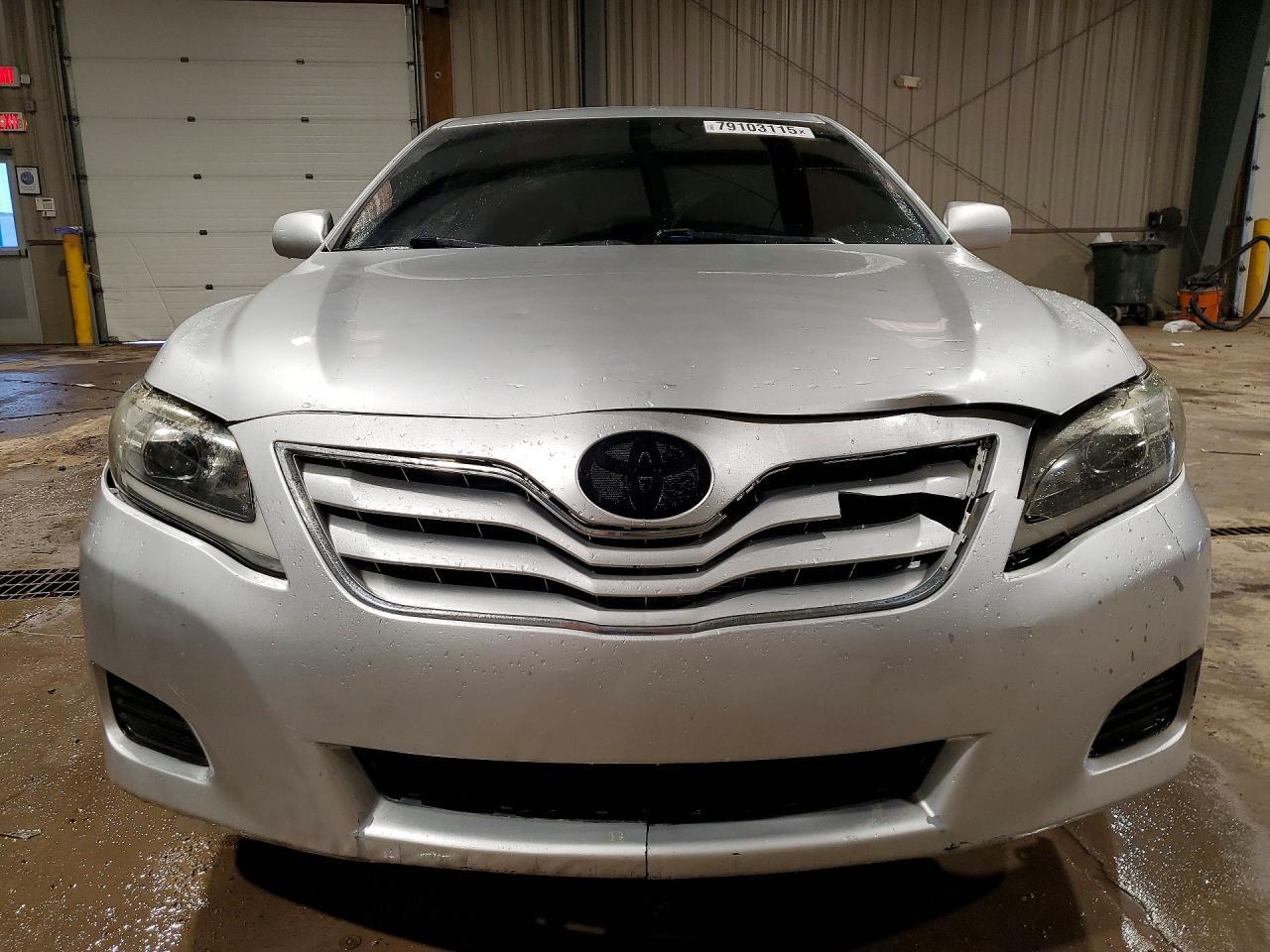 2010 Toyota Camry le