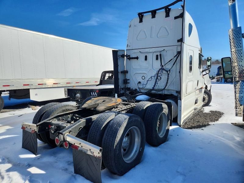 2022 Freightliner Cascadia 126 Semi Truck