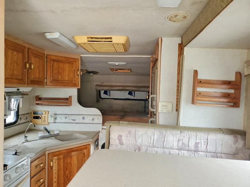 2010 Eagle Cap 950 Adventurer