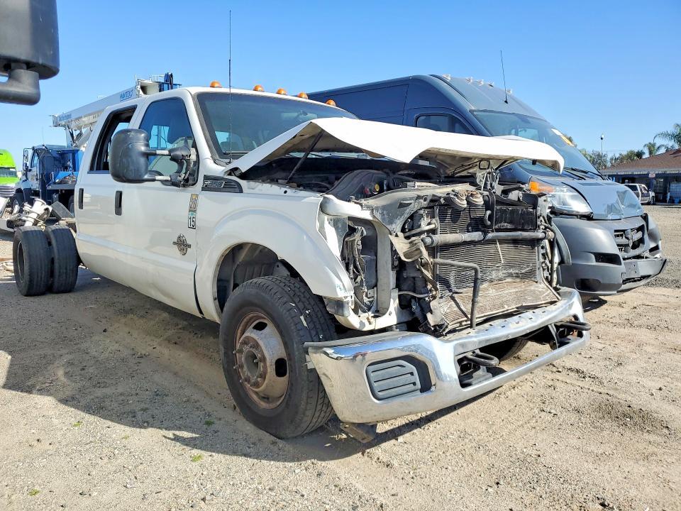 2013 Ford F350 Super Duty Truck cab and Chassis