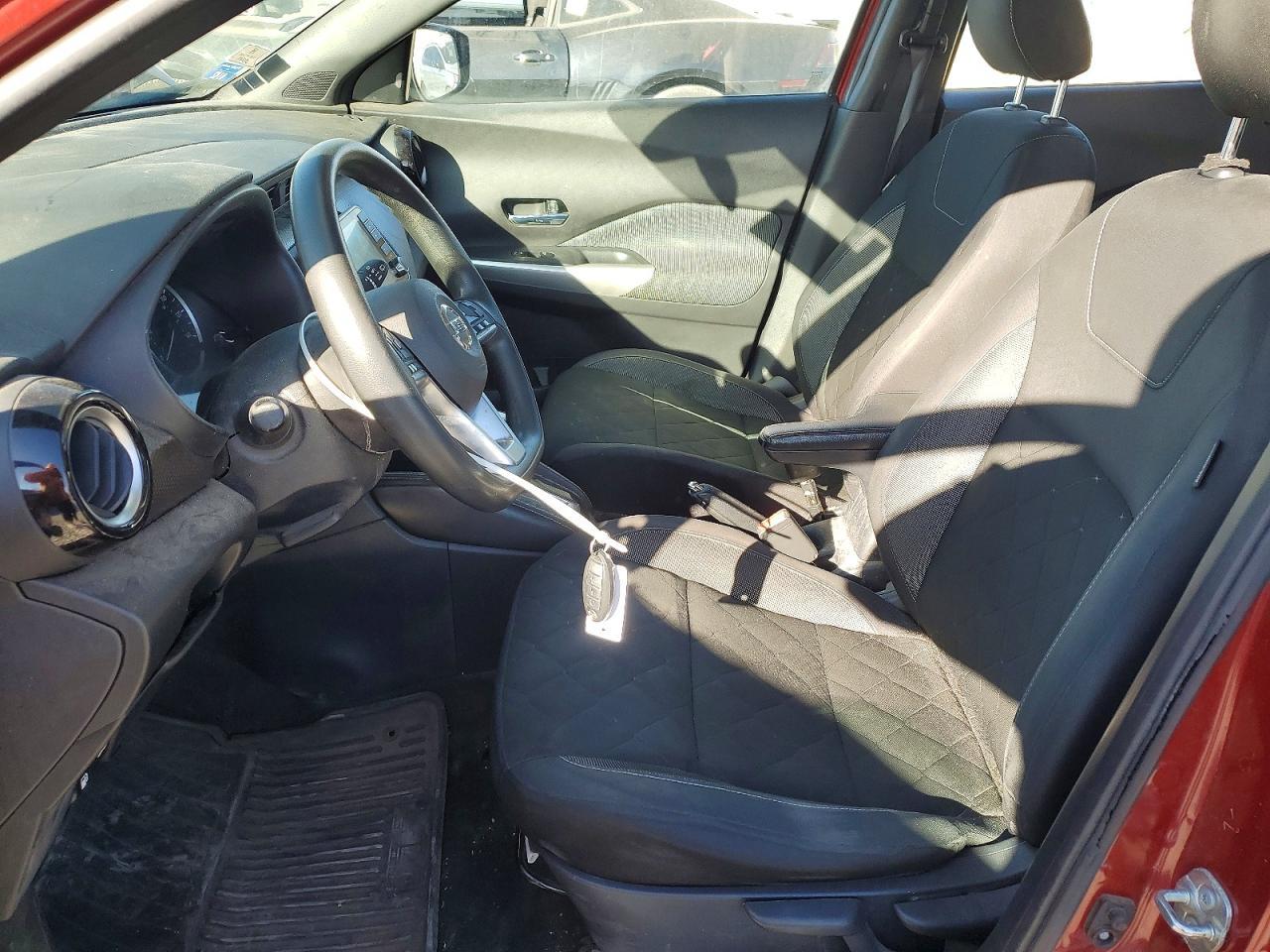 2020 Nissan Kicks sv