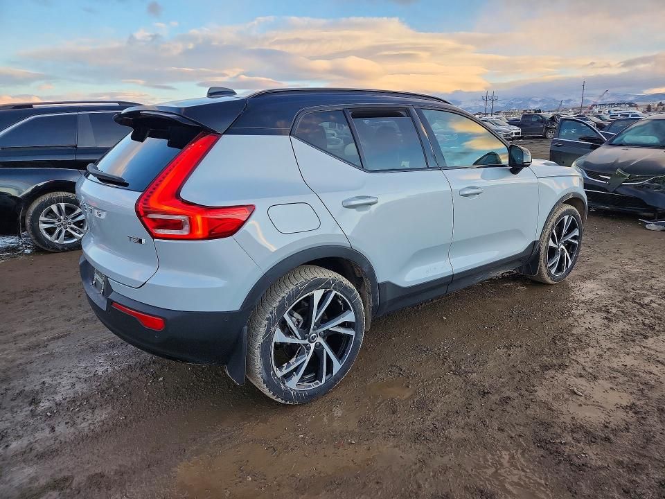 2021 Volvo Xc40 T5 R-design
