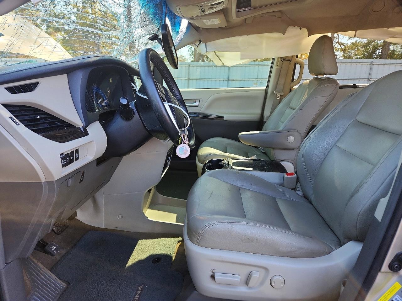 2017 Toyota Sienna xle