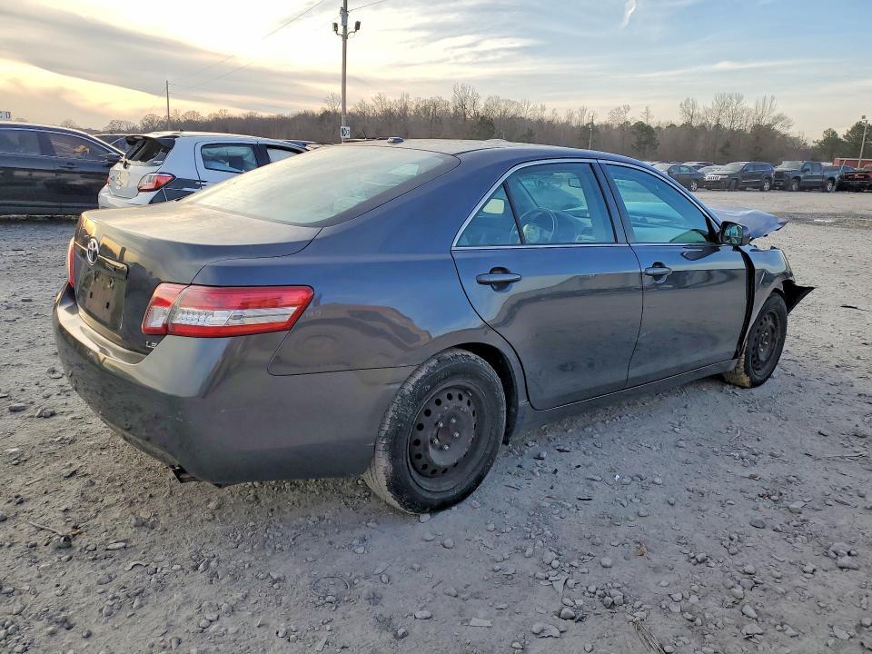 2010 Toyota Camry le