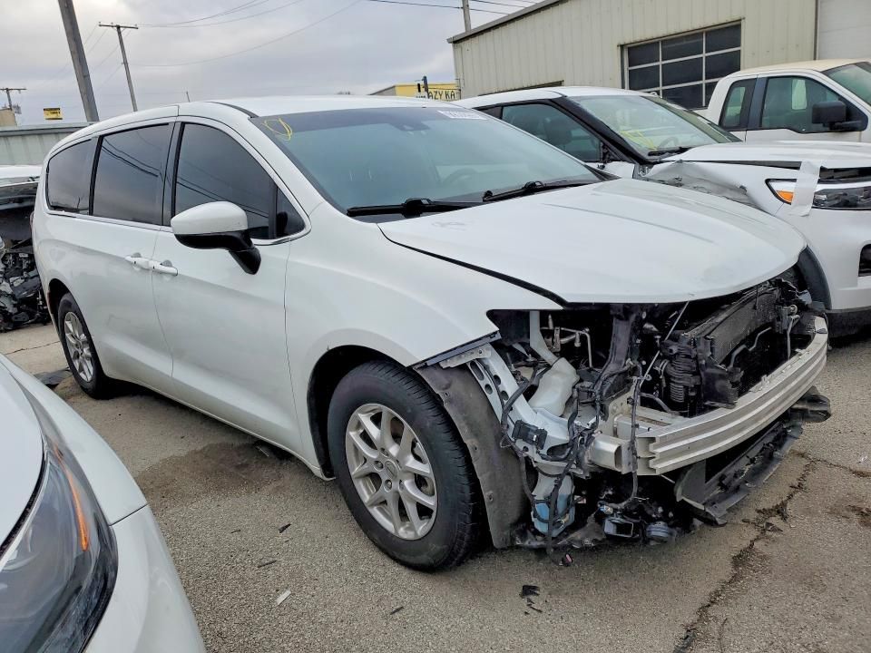 2023 Chrysler Voyager lx
