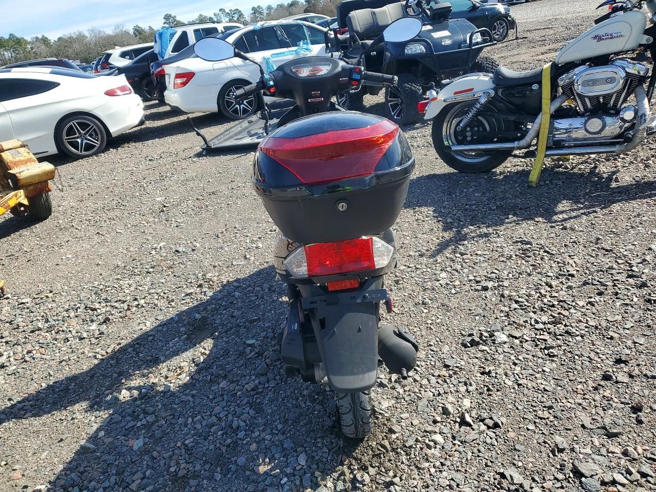 2025 Derb Moped