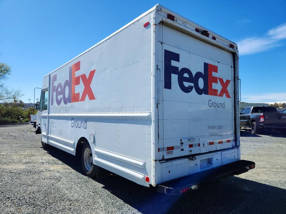2001 Workhorse Custom Chassis P42 Delivery Truck