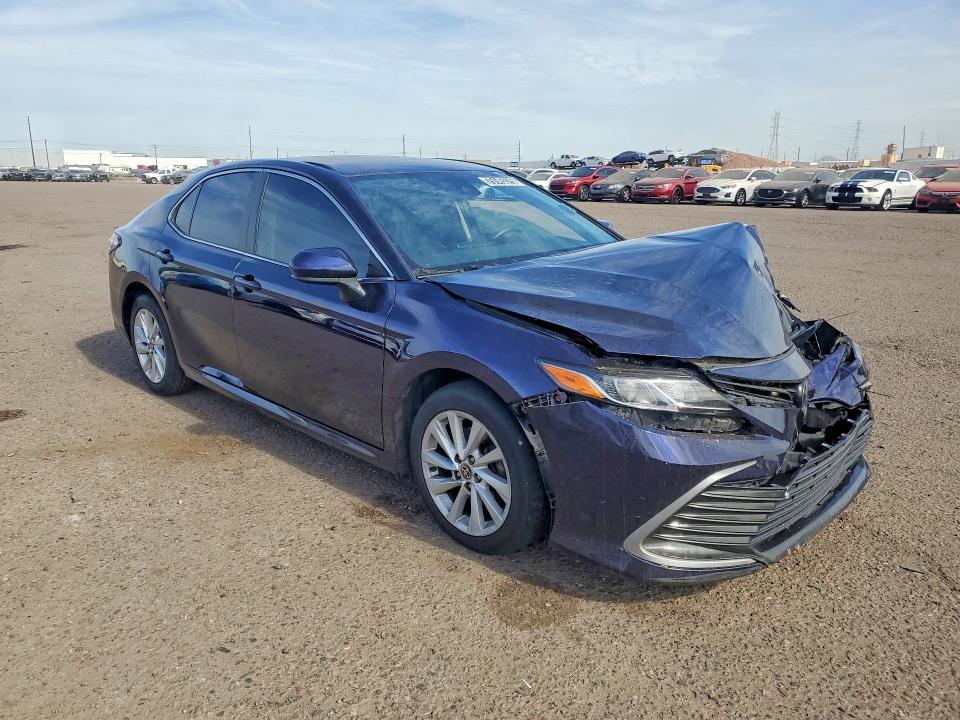 2022 Toyota Camry le