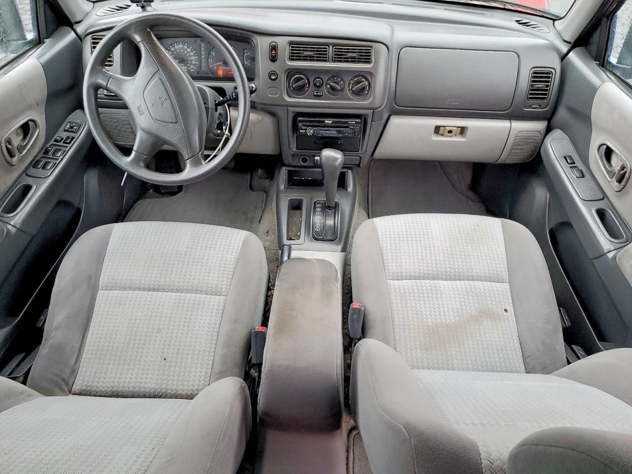 2002 Mitsubishi Montero Sport es