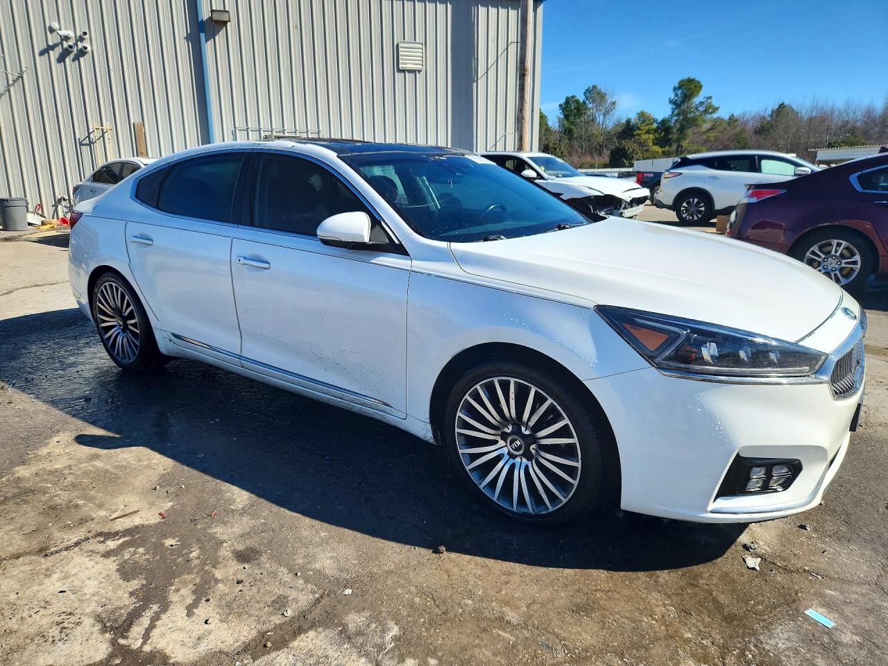 2017 KIA Cadenza Premium