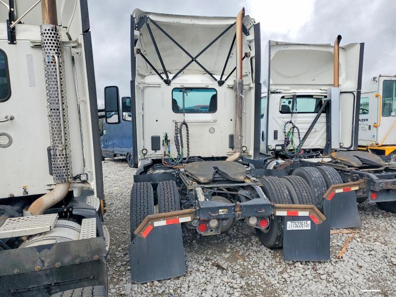 2019 Peterbilt 579-semi Truck