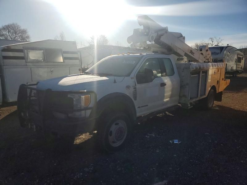 2017 Ford F550 Super Duty Bucket Truck