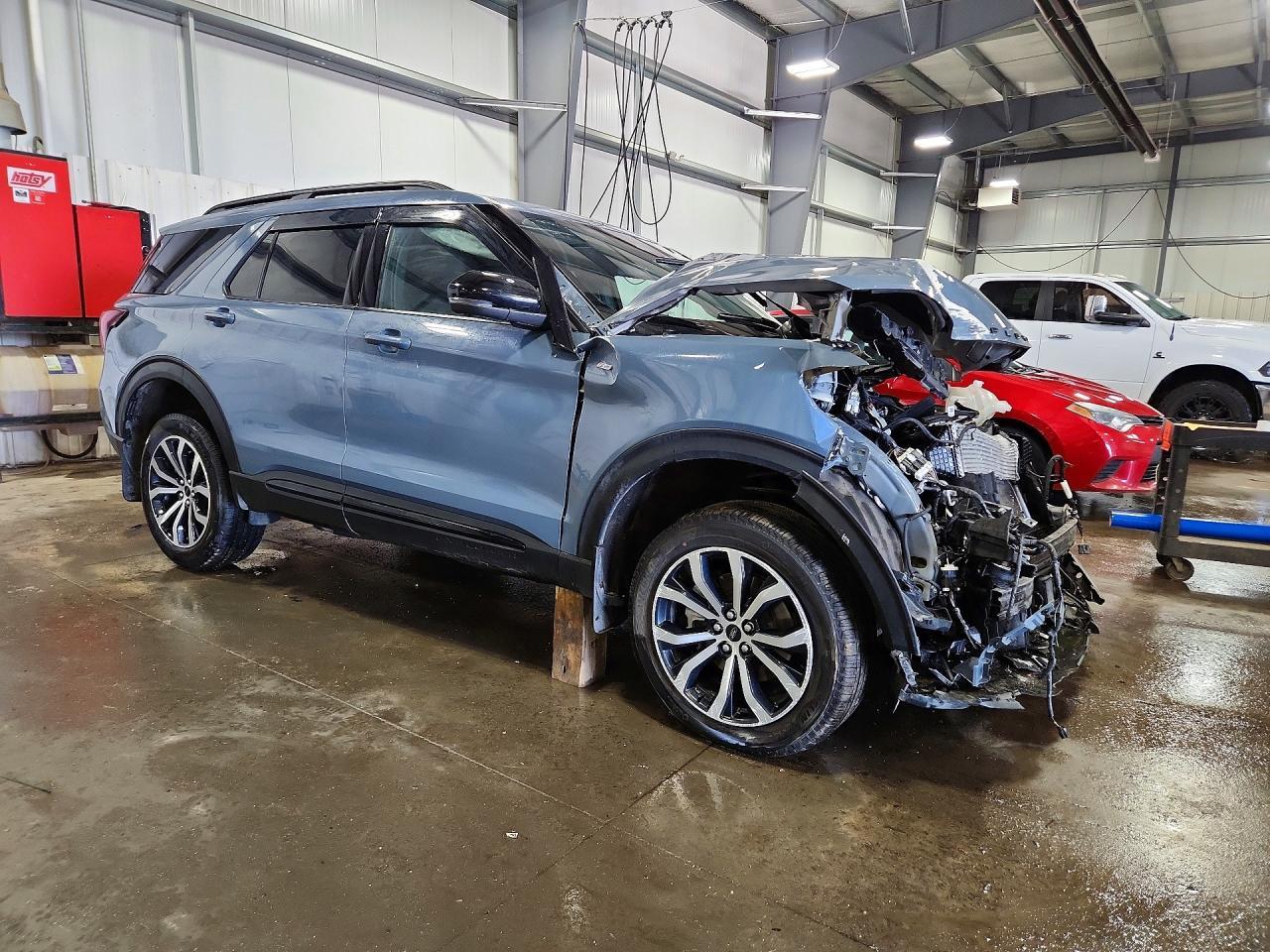 2025 Ford Explorer St-line