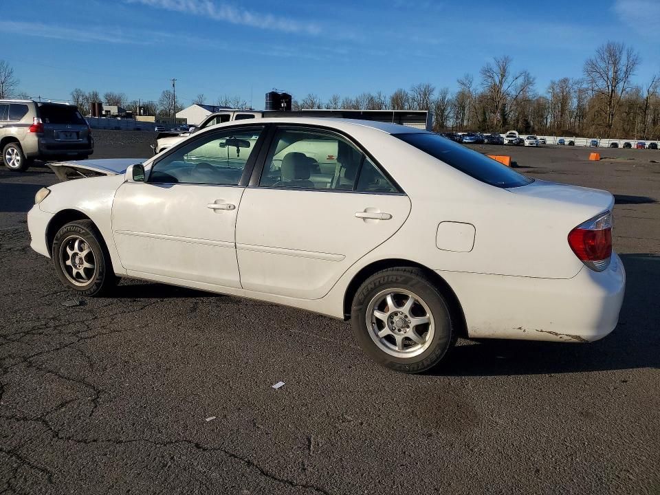 2005 Toyota Camry le