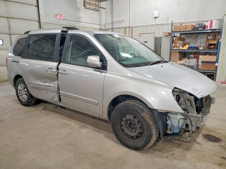 2014 KIA Sedona lx