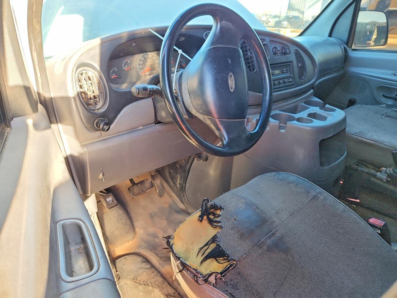 1999 Ford Econoline E150 van