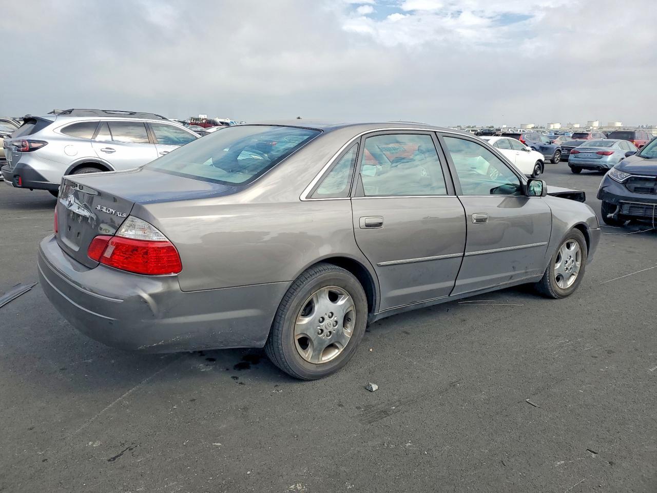 2003 Toyota Avalon xl