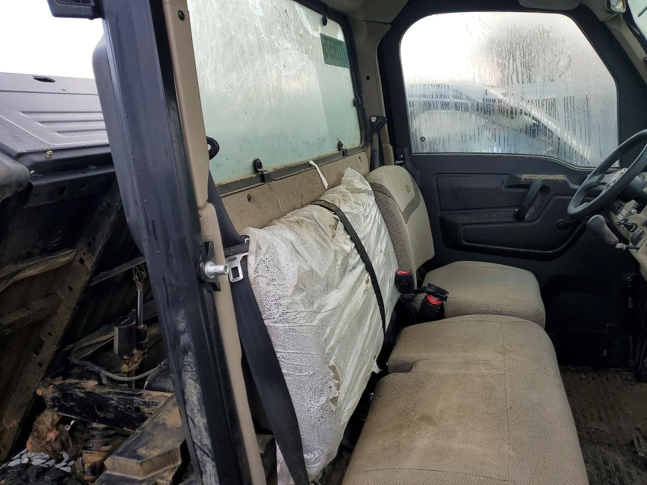 2024 John Deere XUV835R Utility Vehicle