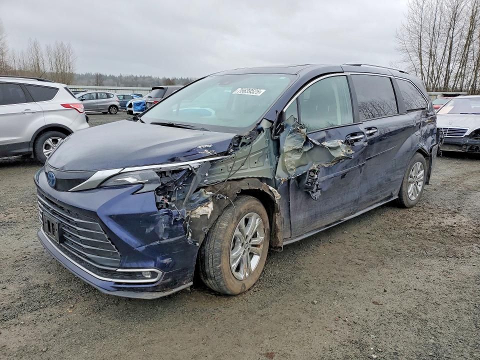 2023 Toyota Sienna Limited